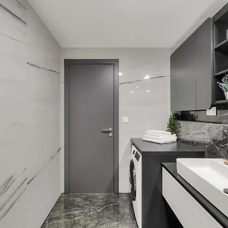 아파트 Eurovea Luxus & Comfort *