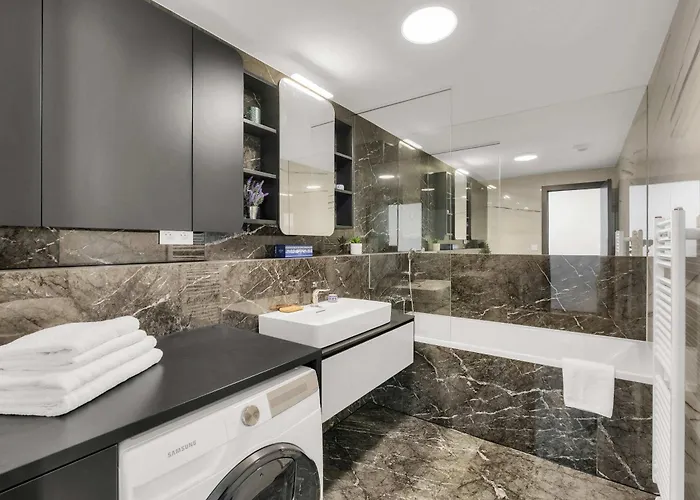 아파트 Eurovea Luxus & Comfort *